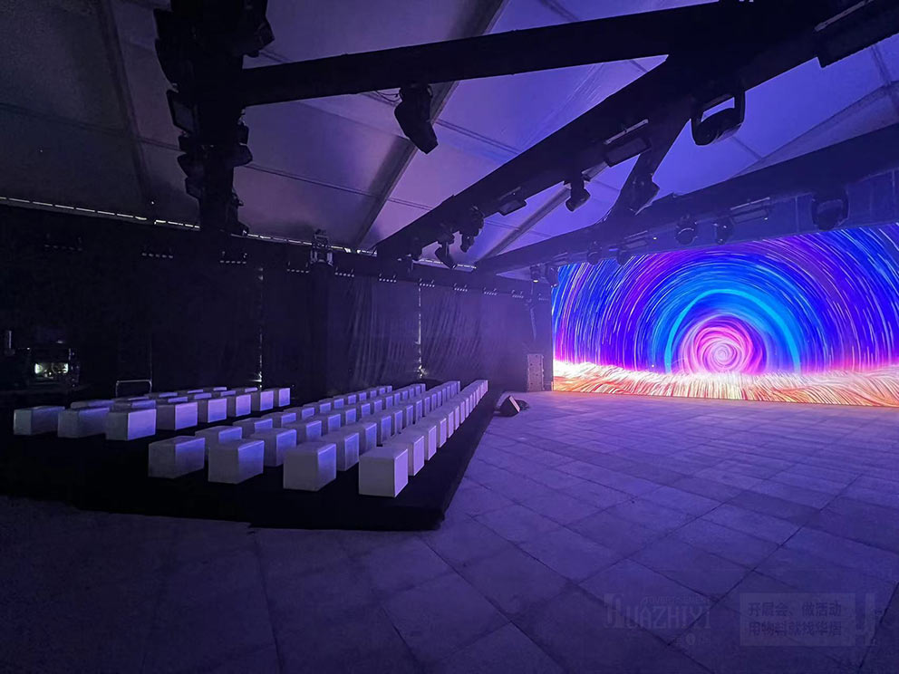 沙發凳出租公司參與汽車品牌發布會現場