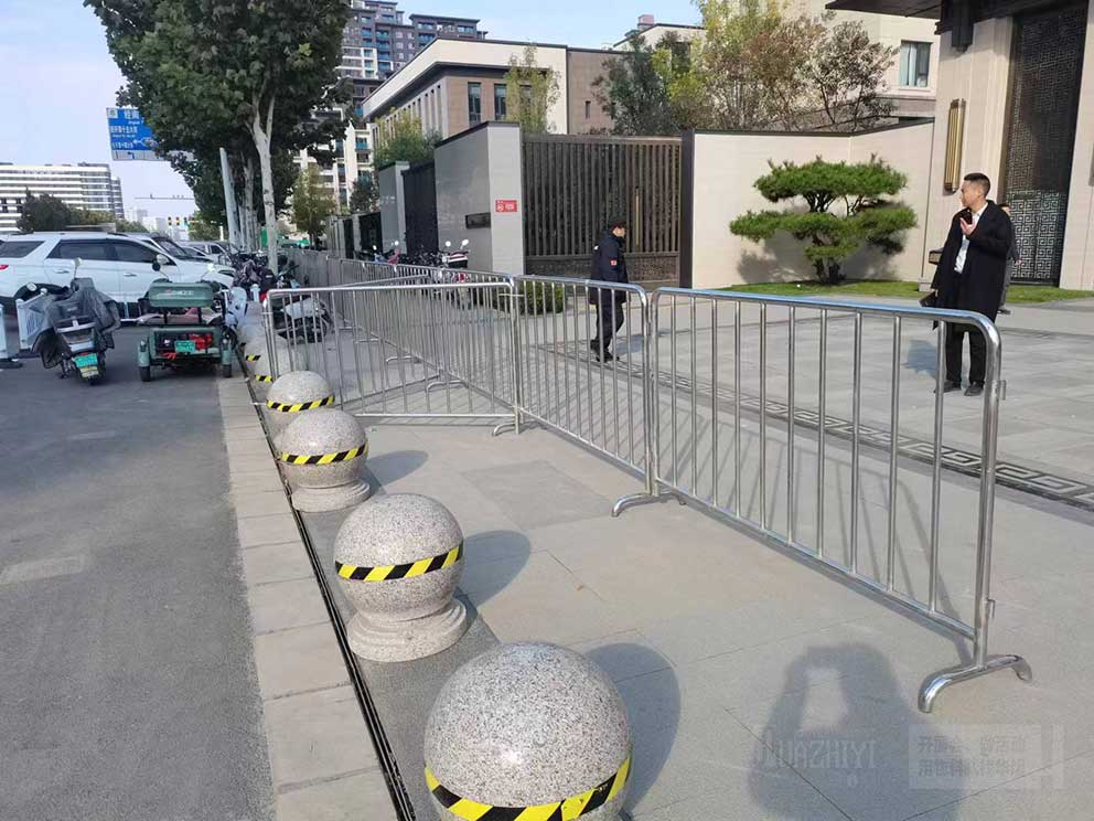 樓盤中心使用華熠鐵馬護欄租賃分隔場地