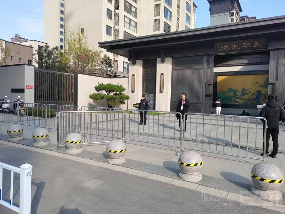 樓盤中心使用華熠鐵馬護欄租賃分隔場地