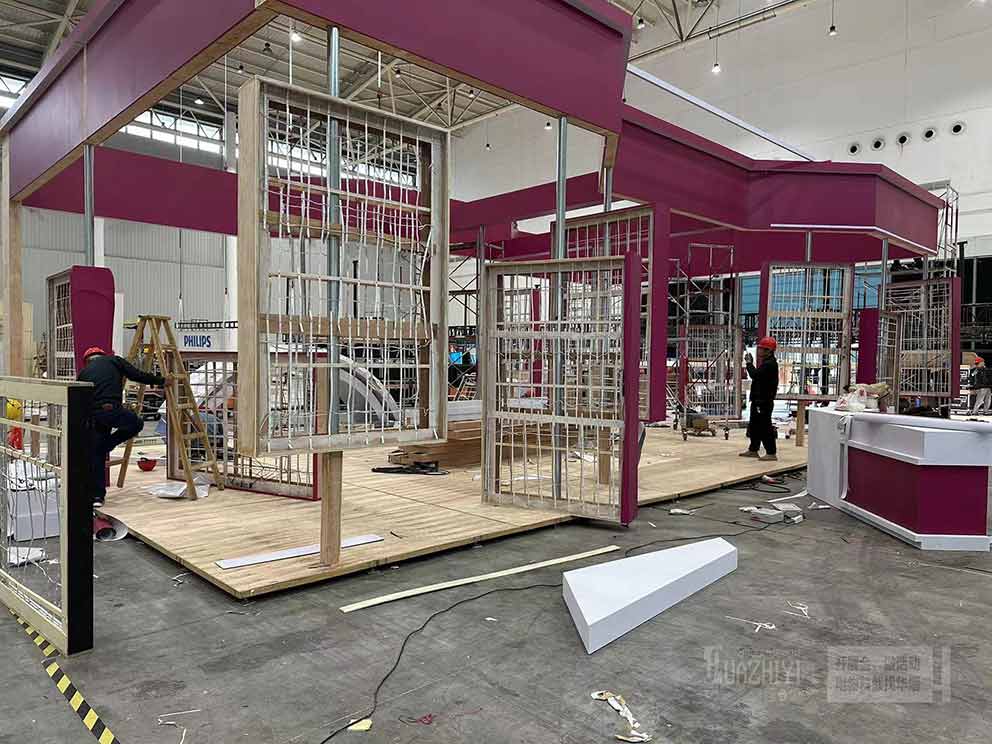 會展中心室內展位地臺租賃該怎么鋪設?