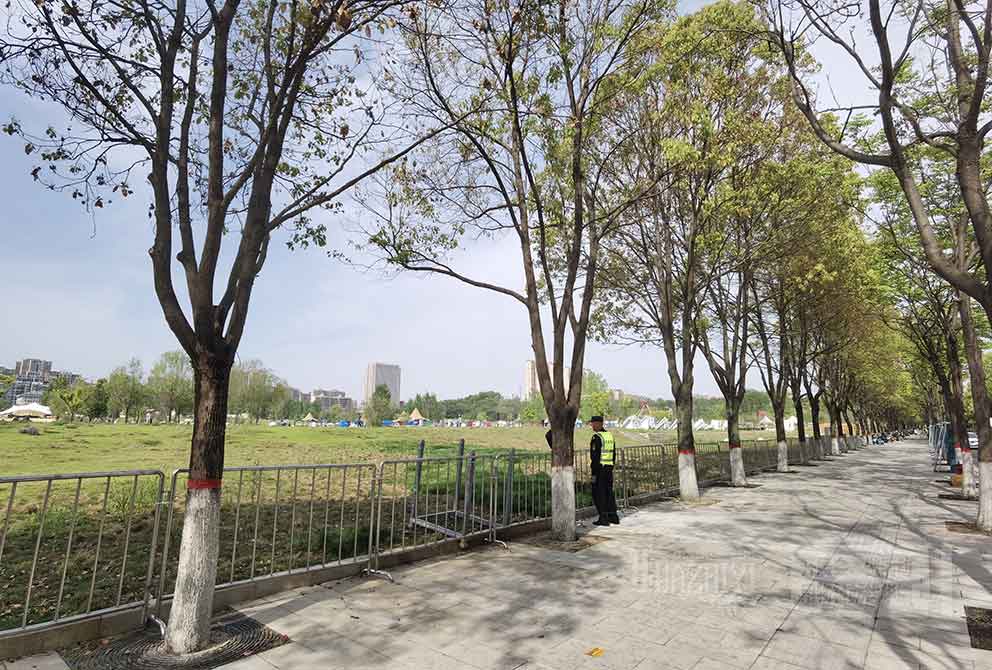華熠鐵馬護欄租賃助力文化節開幕式現場