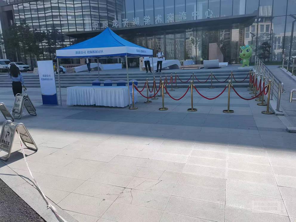 隔離帶租賃:安全活動中不可或缺的重要設(shè)施