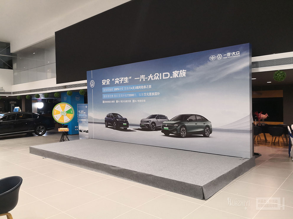 鄭州舞臺搭建配套桁架配套可以組成一個展示的平臺