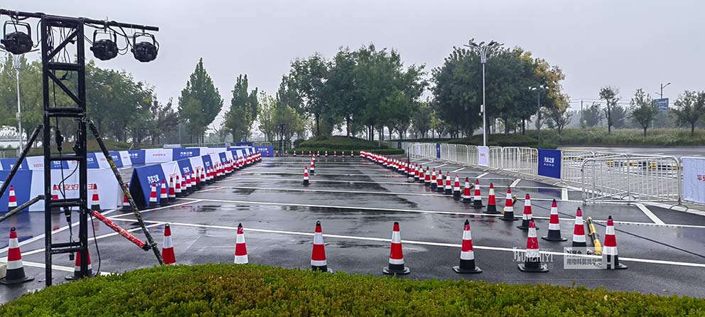 汽車之家試駕會現場使用了鄭州華熠A板租賃