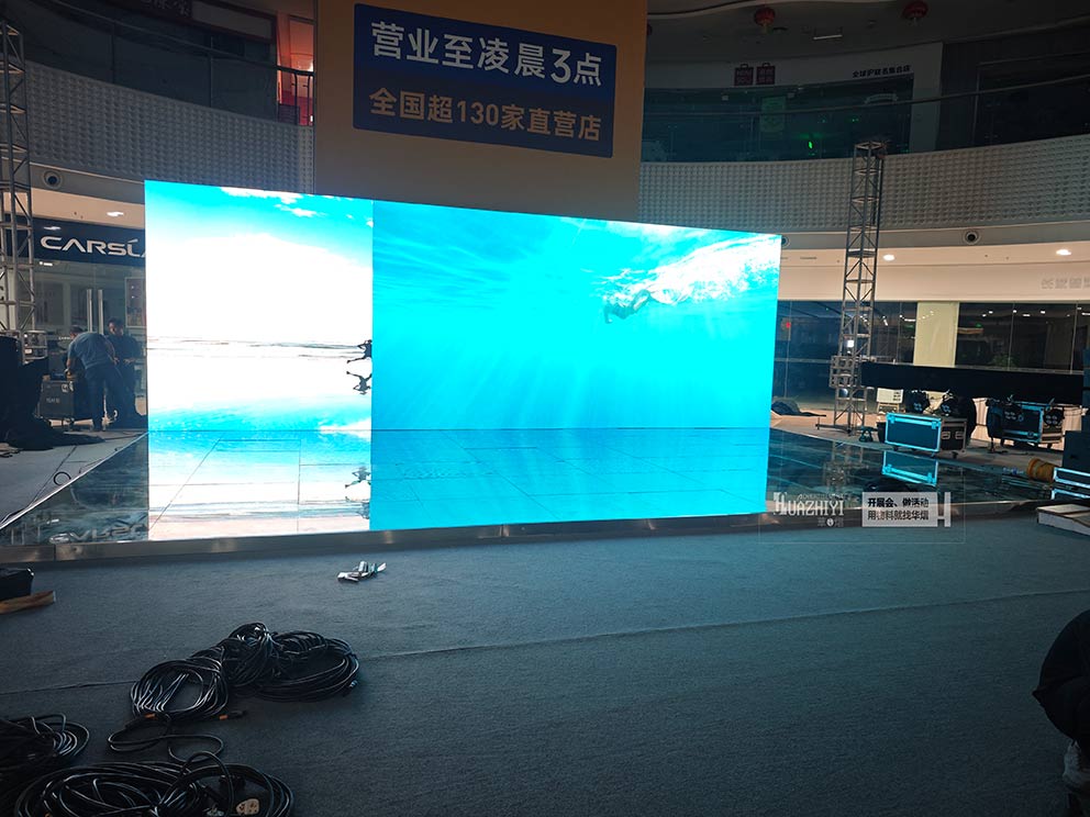 鄭州地臺(tái)租賃搭建中原萬(wàn)達(dá)比亞迪車(chē)展玻璃地臺(tái)
