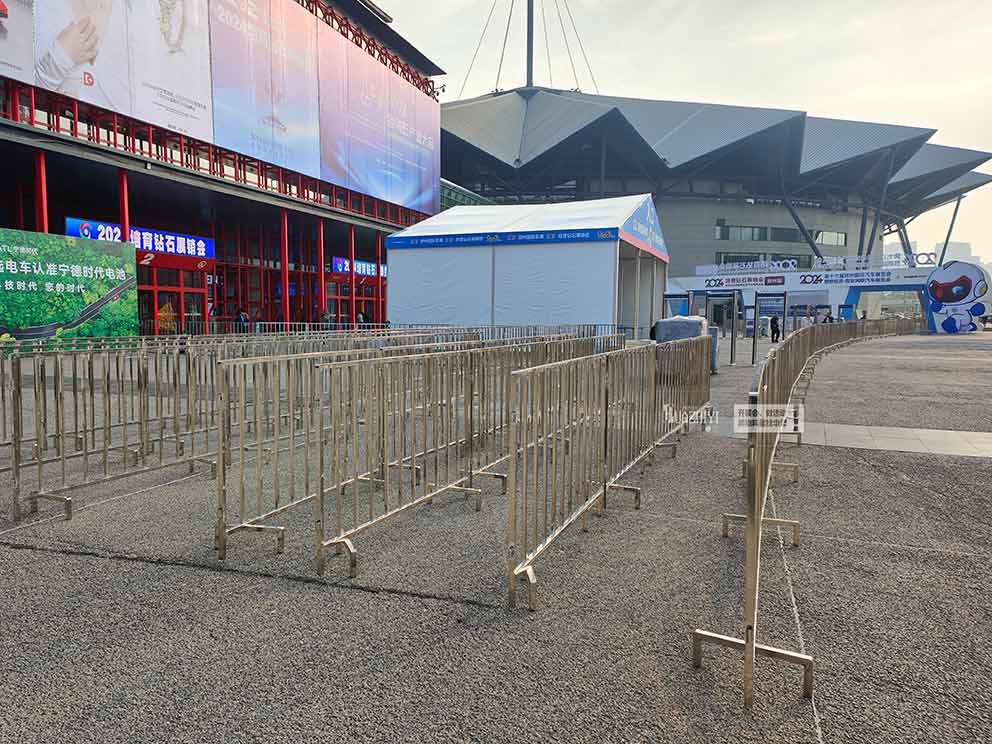 鄭州鐵馬護欄出租助力會展中心2024金剛石產業大會