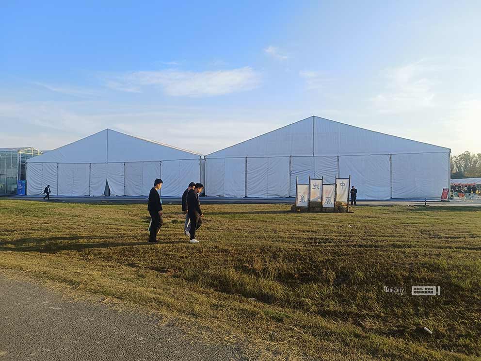 中原地展種業(yè)博覽會由華熠桌椅篷房租賃進(jìn)行布場