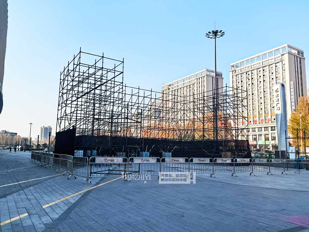 濟(jì)源寶龍廣場雷亞架由華熠雷亞架租賃公司搭建