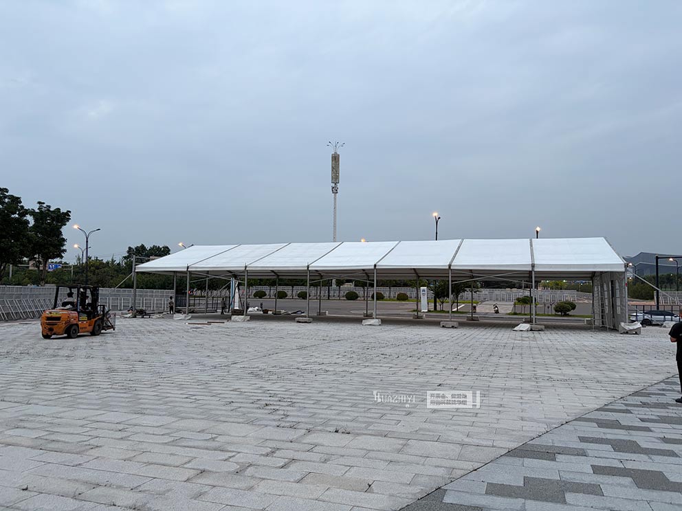 洛陽奧體中心群星演唱會(huì)篷房,鄭州華熠進(jìn)行搭建